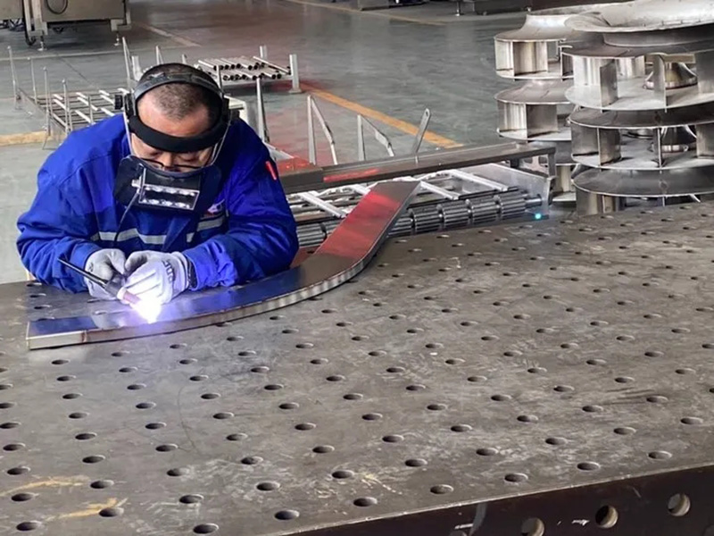 焊工標兵欒俊杰：匠心獨運，品質卓越