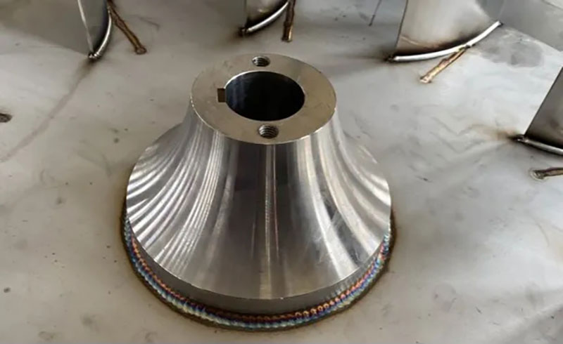 焊工標兵欒俊杰：匠心獨運，品質卓越